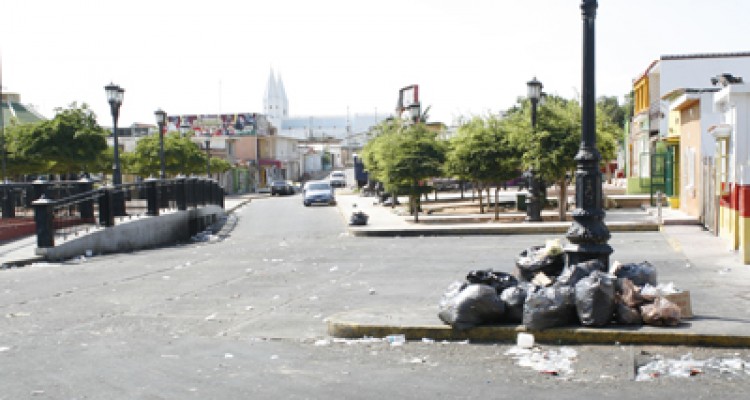 1842 doto 4 a foto 1 santa lucía basura